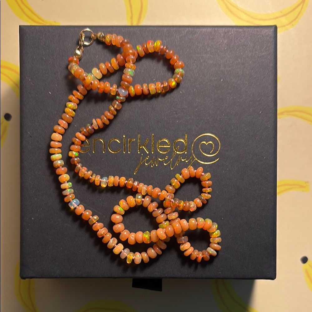 Encirkled Peach Opal Graduated Necklace